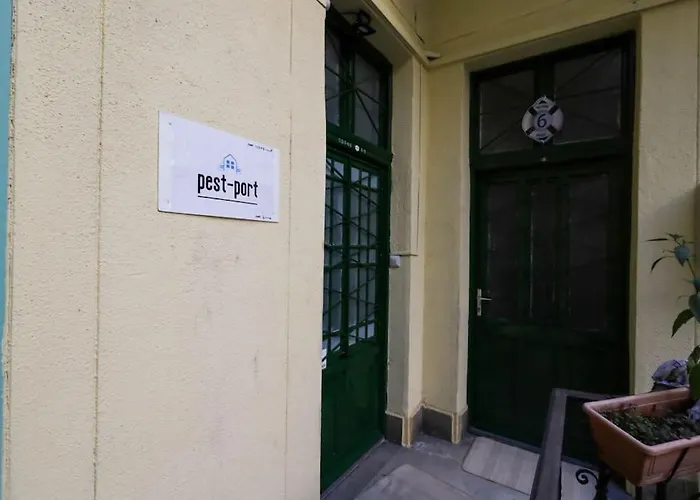 Pest-port Private Room-6 Daire